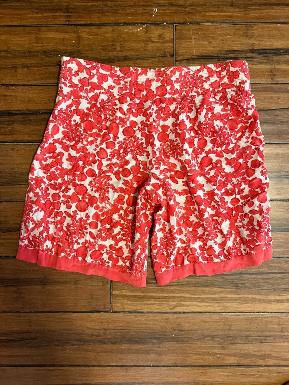 Tory Burch 100% Silk Red White Floral Print Shorts Resortwear Small - Picture 3 of 9